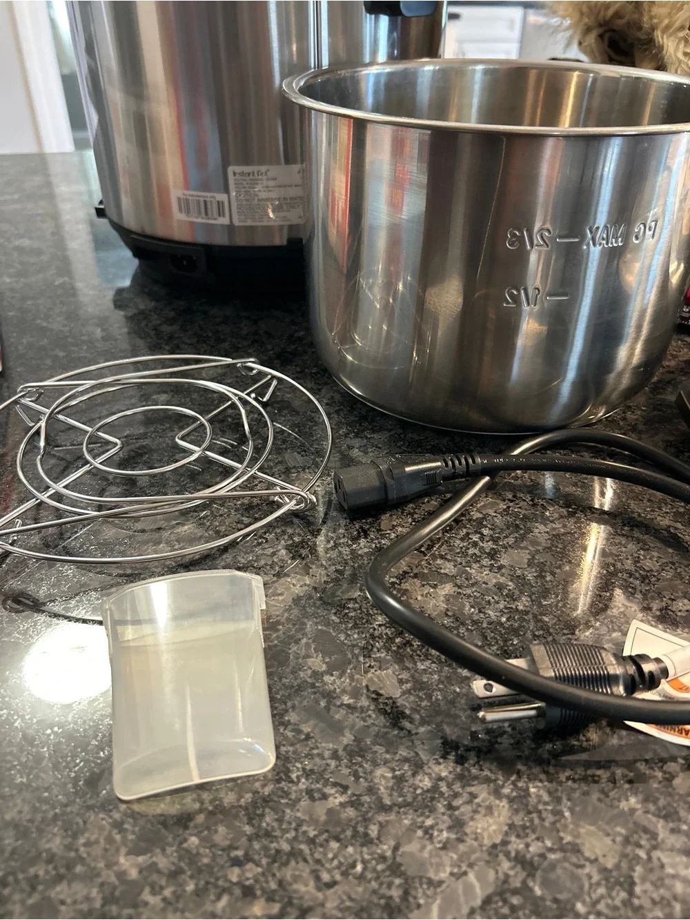 Instant Pot IP-DUO60 V3 6 Qt 1000W Stainless Multi-Cooker 14 Programs w/ Lid